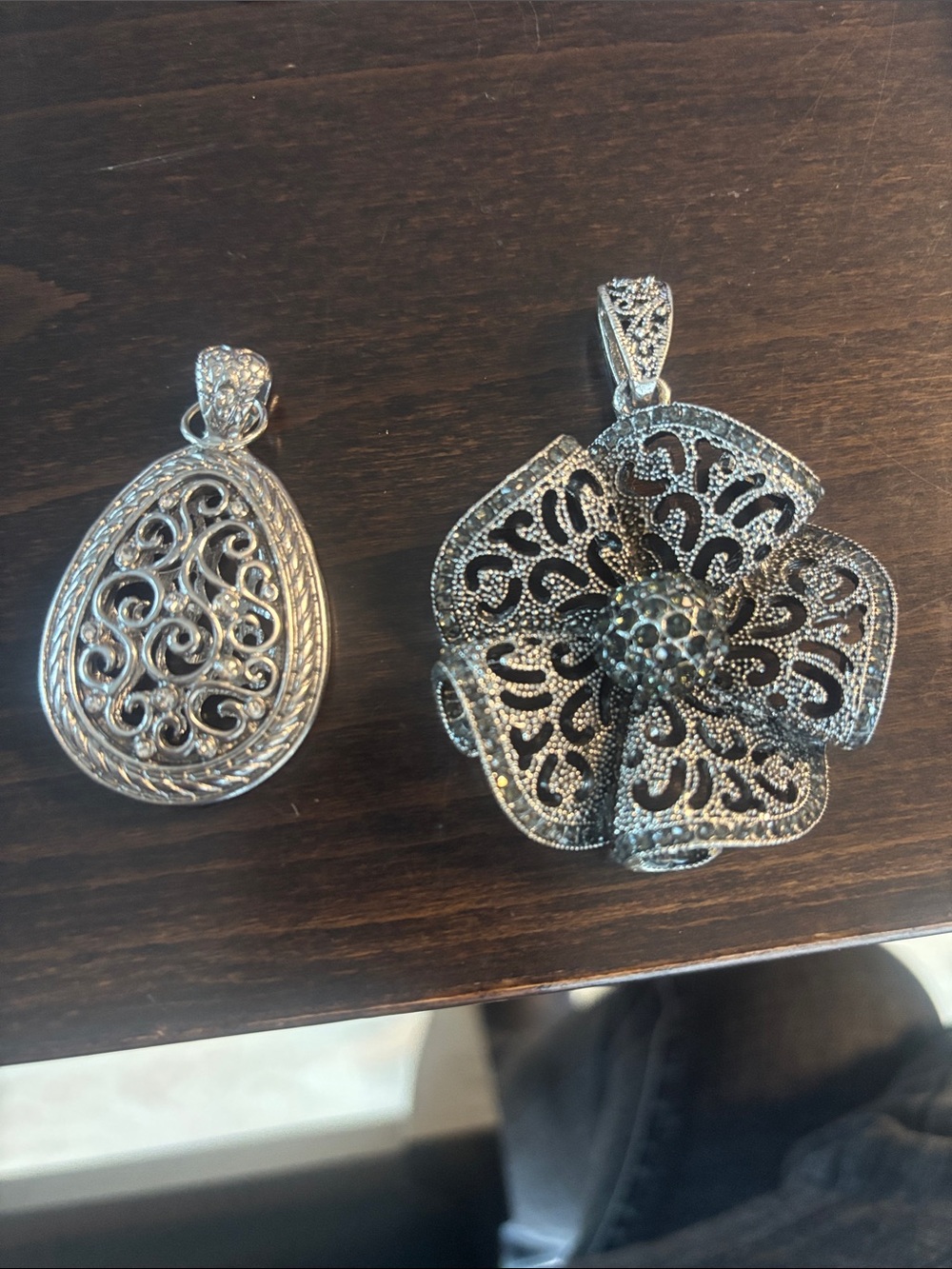 Silver Filigree Flower Pendant Necklace - Silver lot 2